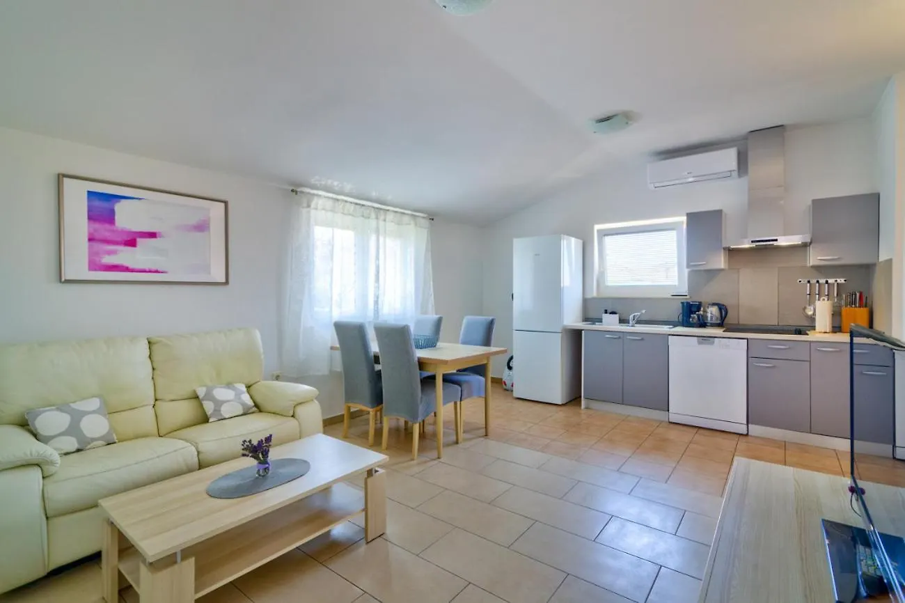 Mt Sun 115 App 2 Apartment Selce Croatia
